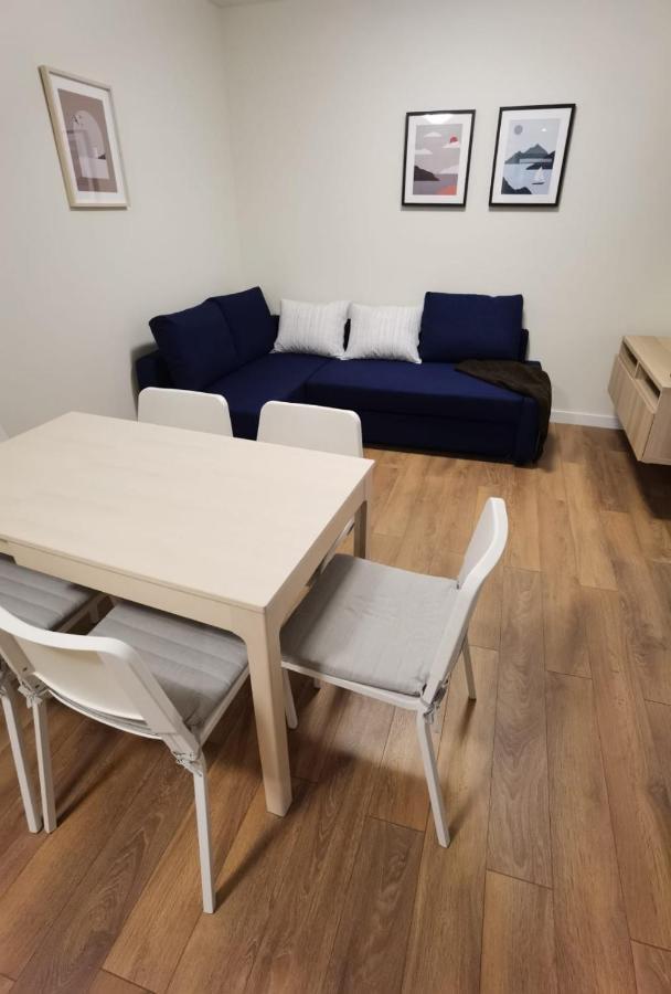 Style 2Br*** Apartment Split Luaran gambar