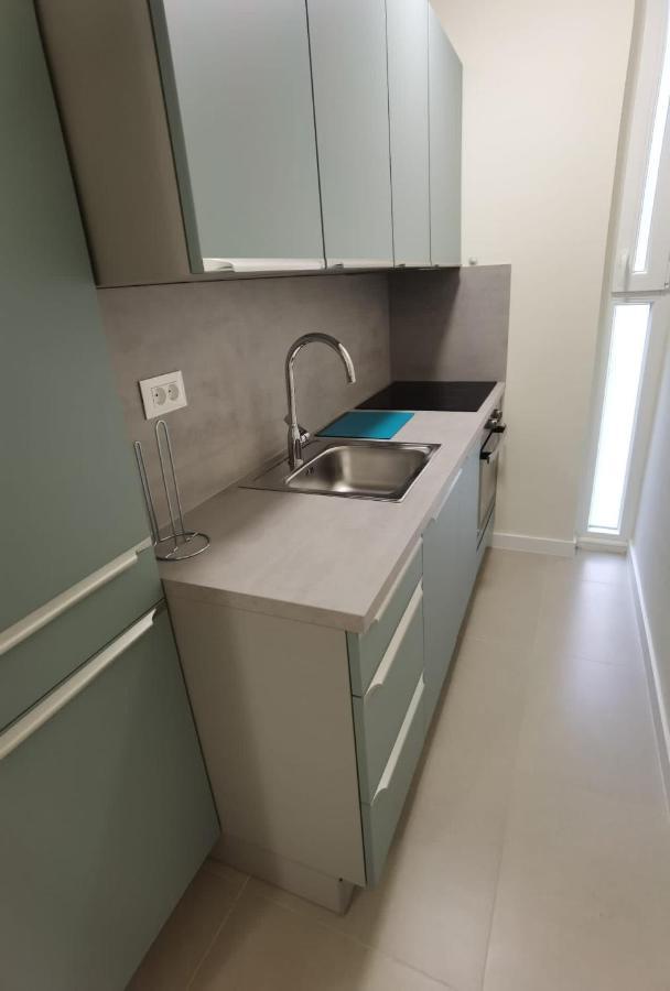 Style 2Br*** Apartment Split Luaran gambar