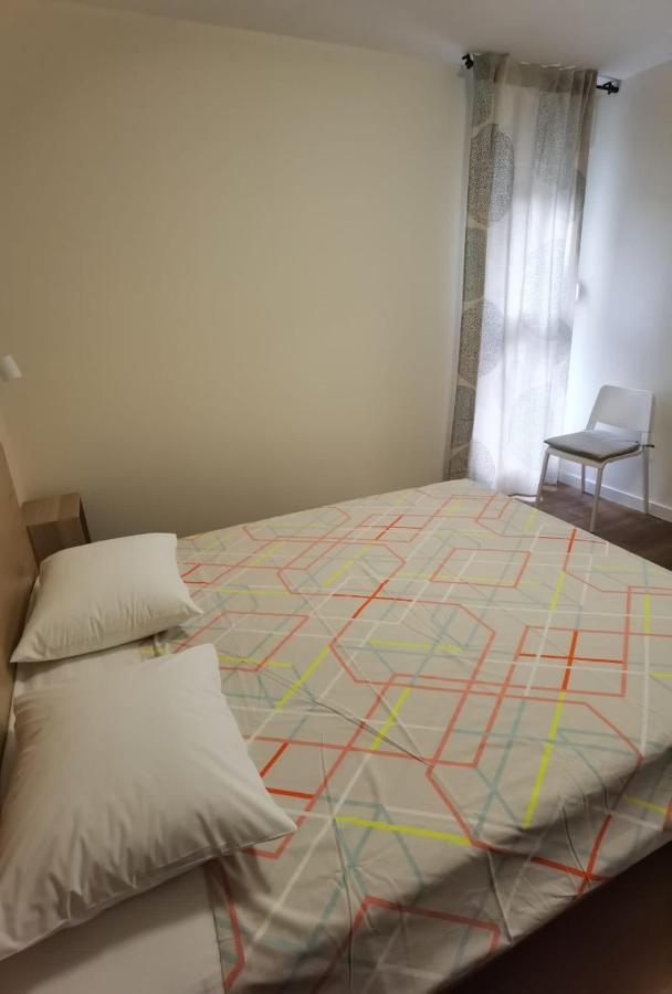 Style 2Br*** Apartment Split Luaran gambar
