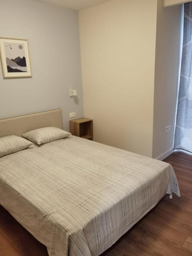 Style 2Br*** Apartment Split Luaran gambar